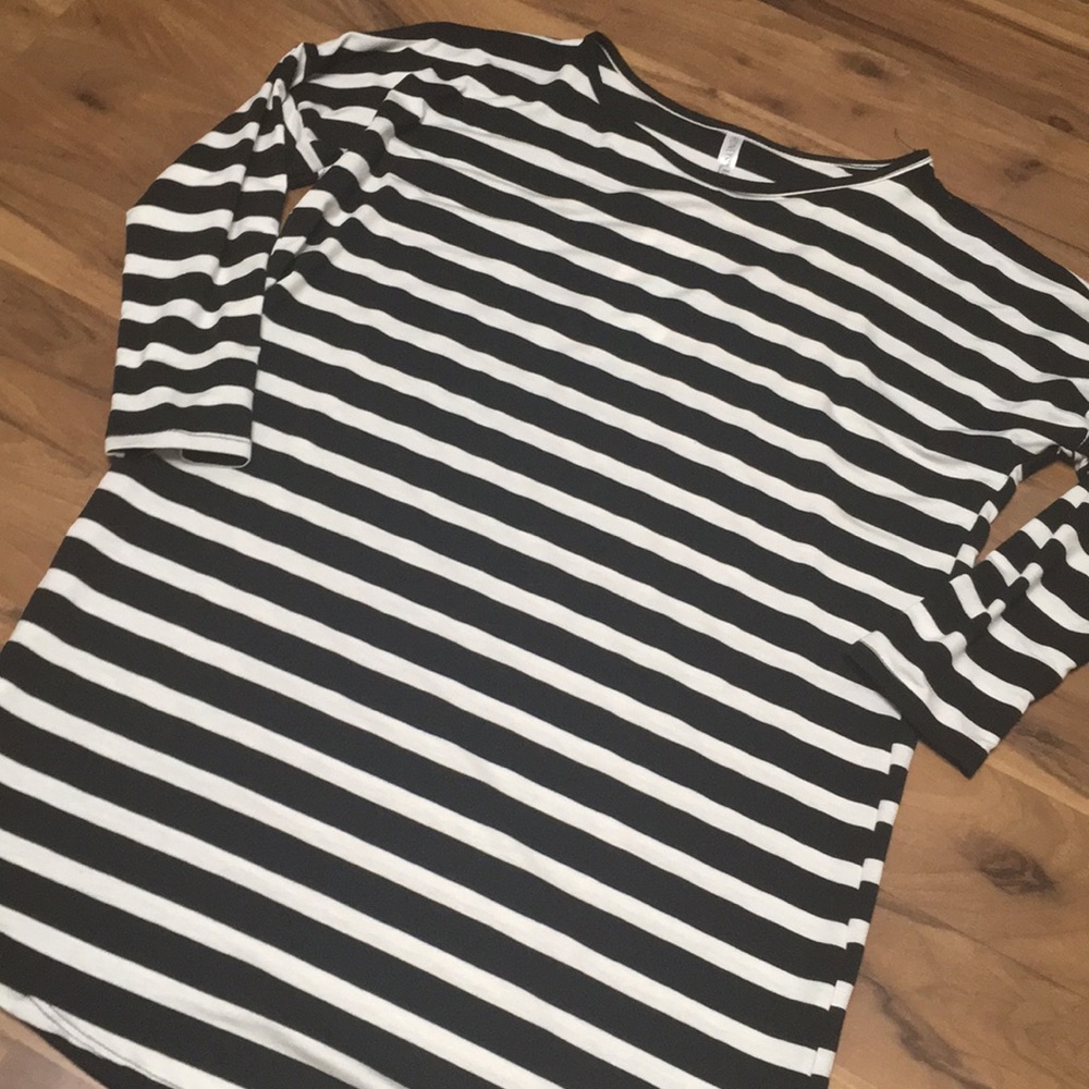 NWT - Black and White Strip Tunic - Medium